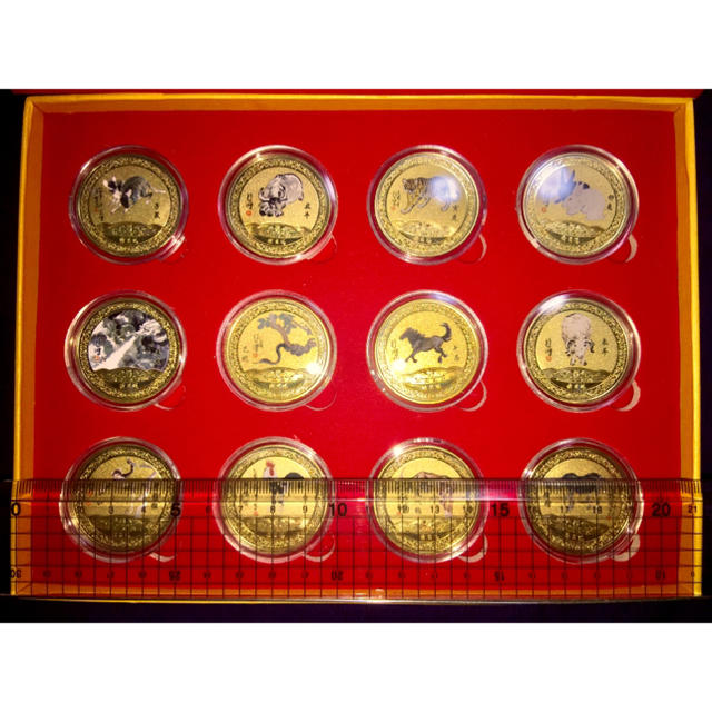 中国銀貨　12干支記念銀貨　収蔵品　硬貨　箱付き　十二生肖　コレクション　美品