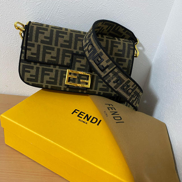 FENDI ショルダーバッグ