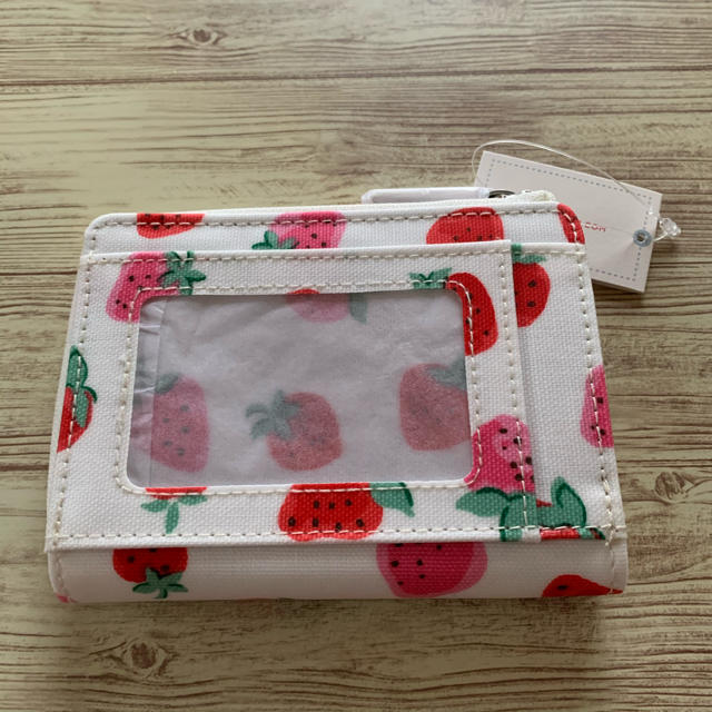 Cath Kidston(キャスキッドソン)の【パンダ様専用】キャスキッドソン　財布　ストロベリー レディースのファッション小物(財布)の商品写真