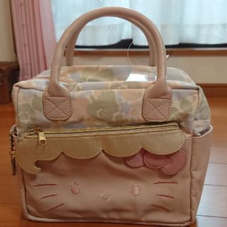 ハローキティ(ハローキティ)のハローキティ❤️🐱 優しいピンクの可愛いバッグ👜ゴールドキラキラ✨ポーチ👝(キャラクターグッズ)