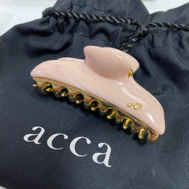 美品！！人気色！【acca   ロゴ入り　ヘアクリップ　ピンク×ゴールド】