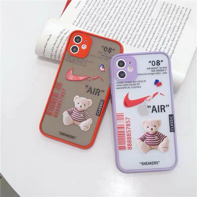 iPhone11 ケース　カバー　アイフォン　熊ちゃん 赤 スマホ/家電/カメラのスマホアクセサリー(iPhoneケース)の商品写真