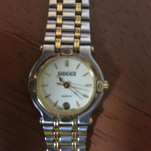 Gucci(グッチ)のGUCCI 9000L ジャンク品 レディースのファッション小物(腕時計)の商品写真