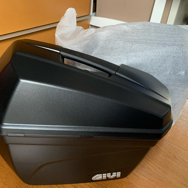 GIVI サイドケース22L 左右セット E22N 90668