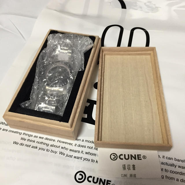 CUNE(キューン)のcuneうさぎグラフうでどけい  腕時計  ブラック  黒 メンズの時計(金属ベルト)の商品写真