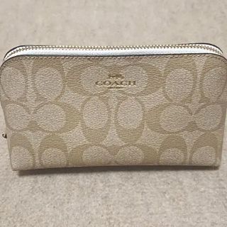 コーチ(COACH)の♡COACH コーチ ポーチ シグネチャー 新品未使用♡(ポーチ)