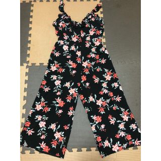 エイチアンドエム(H&M)の花柄コンビネゾン(オールインワン)