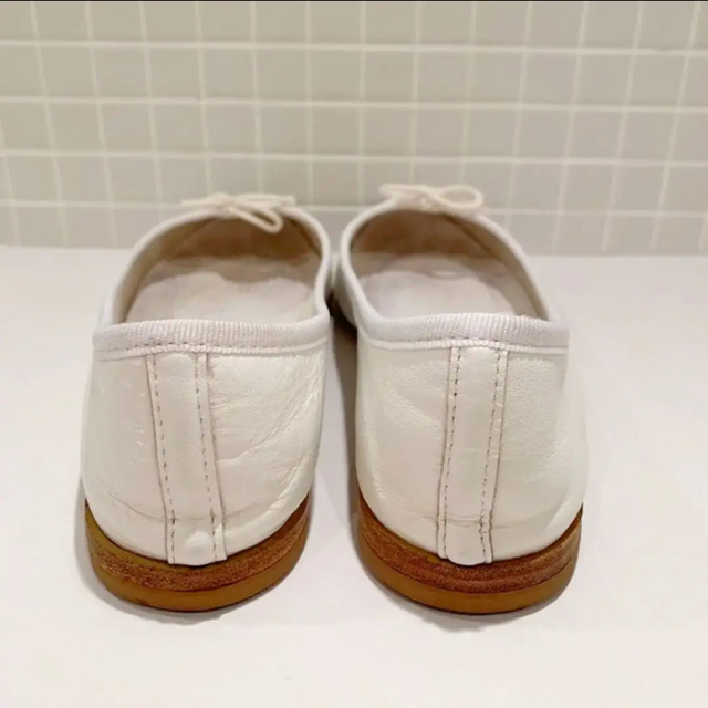 repetto(レペット)のレペット バレエシューズ パンプス 白 23cm レディースの靴/シューズ(バレエシューズ)の商品写真