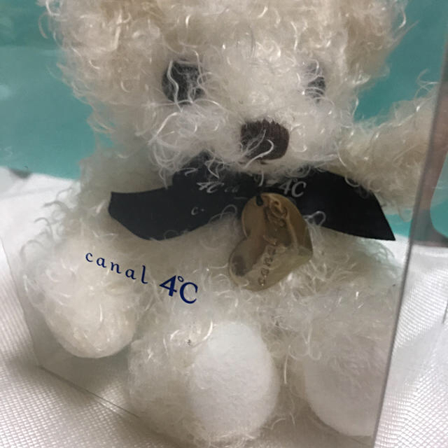 4℃(ヨンドシー)の新品☆4°C＊クマぬいぐるみキーホルダー キッズ/ベビー/マタニティのおもちゃ(ぬいぐるみ/人形)の商品写真