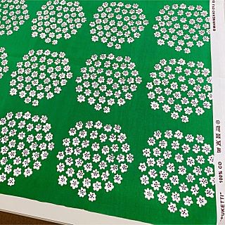 マリメッコ(marimekko)のマリメッコ生地、大人気、プケッティ、グリーン、145cm×100cm(生地/糸)