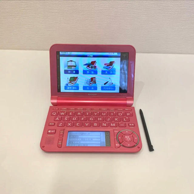 SHARP(シャープ)のSHARP 電子辞書　カバー付き スマホ/家電/カメラのPC/タブレット(電子ブックリーダー)の商品写真