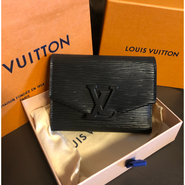 LOUIS VUITTON - ルイヴィトン　折り財布　M69218 ブラック