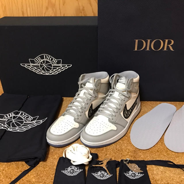 NIKE(ナイキ)のair dior jordan 1  EU43 27.5cm 最終価格　即発 メンズの靴/シューズ(スニーカー)の商品写真