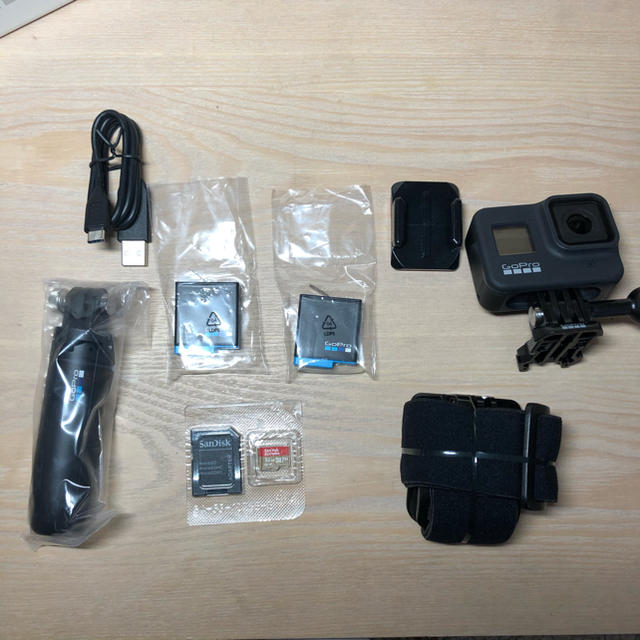 GoPro(ゴープロ)の動作確認済み！　値下げ可能！　Gopro Hero 8 black 限定ボックス スマホ/家電/カメラのカメラ(コンパクトデジタルカメラ)の商品写真