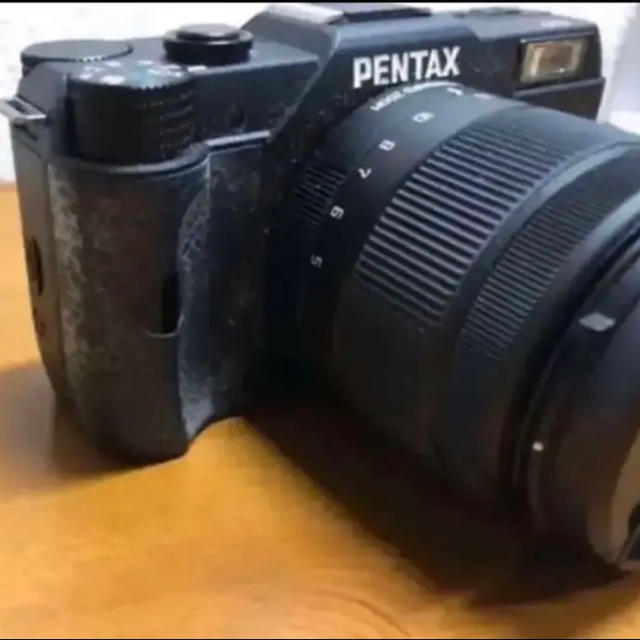 PENTAX(ペンタックス)のPENTAX Q7 standard zoom 一眼レフ カメラ ブラック スマホ/家電/カメラのカメラ(ミラーレス一眼)の商品写真