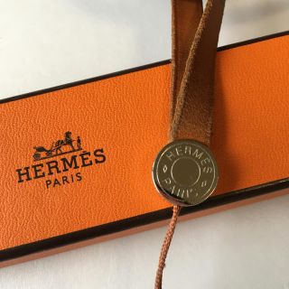 HERMES　エトリア ネックストラップ　H074205