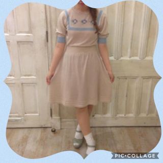 アンアナザーアンジェラス(an another angelus)の【8/20まで】ヨーク切替フラワー刺繍サマーニットワンピース(ミニワンピース)