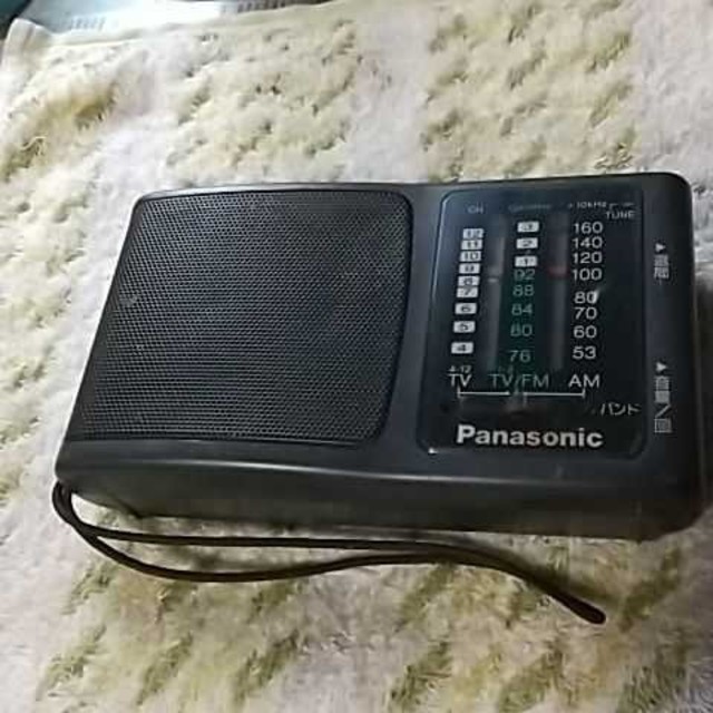 Panasonic(パナソニック)の携帯ラジオ　RF Ú46 スマホ/家電/カメラのオーディオ機器(ラジオ)の商品写真