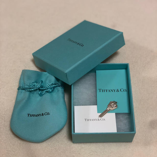 Tiffany & Co.(ティファニー)の新品未使用　ティファニー　限定チャーム　表参道原宿　キャットストリート レディースのアクセサリー(チャーム)の商品写真