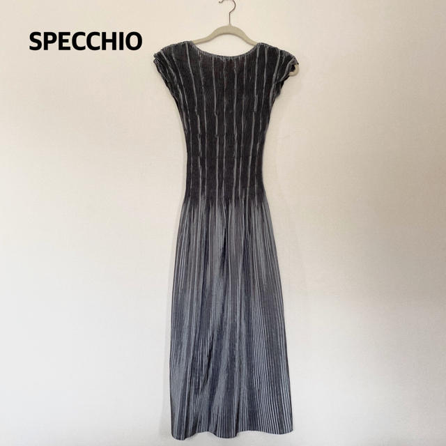 SPECCHIO(スペッチオ)のSPECCHIO プリーツワンピース レディースのワンピース(ロングワンピース/マキシワンピース)の商品写真