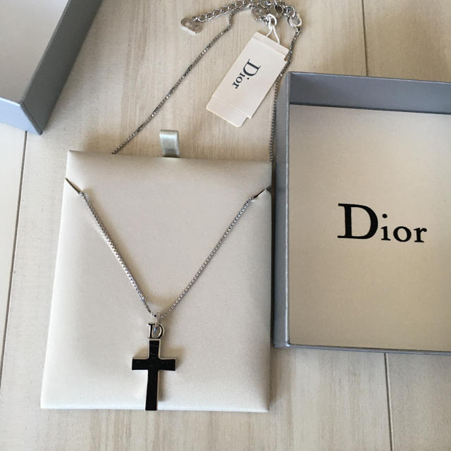 Dior - Dior クロスネックレス 美品 箱付きの通販 by none Dior - Dior クロスネックレス 美品 箱付きの通販 by none