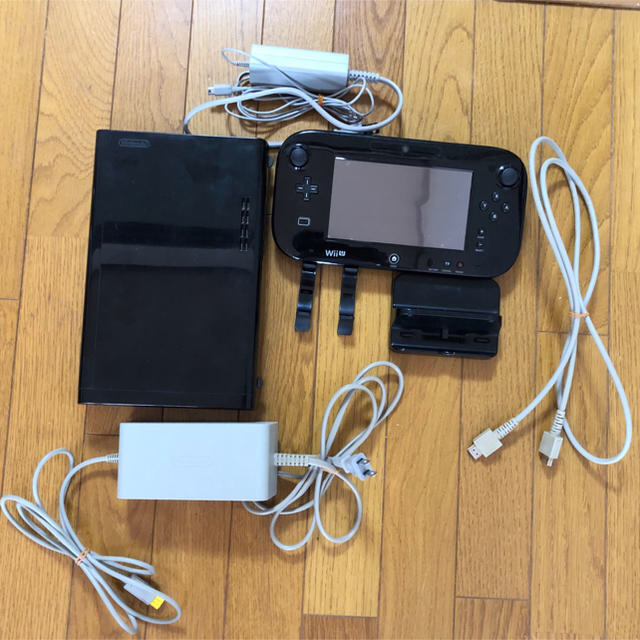 Wii U(ウィーユー)の本体アダプターとケーブルのみ エンタメ/ホビーのゲームソフト/ゲーム機本体(家庭用ゲーム機本体)の商品写真
