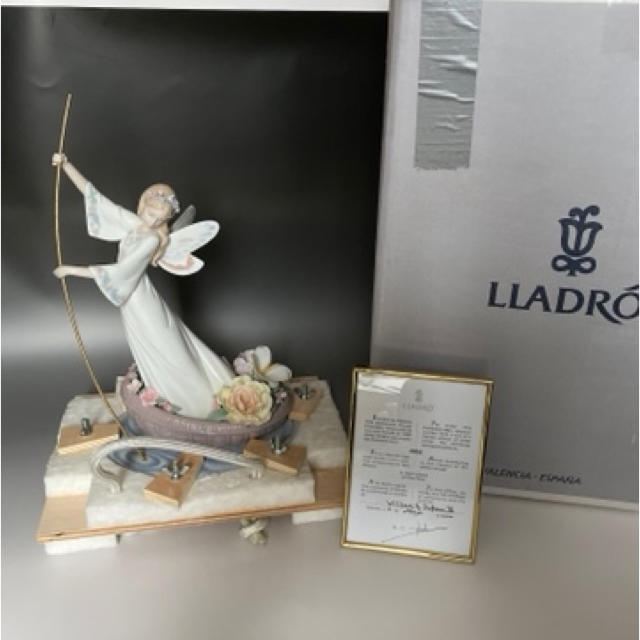 【箱・証明書付き】リヤドロ LLADRO 7679 妖精の湖 限定４０００個 エンタメ/ホビーの美術品/アンティーク(陶芸)の商品写真