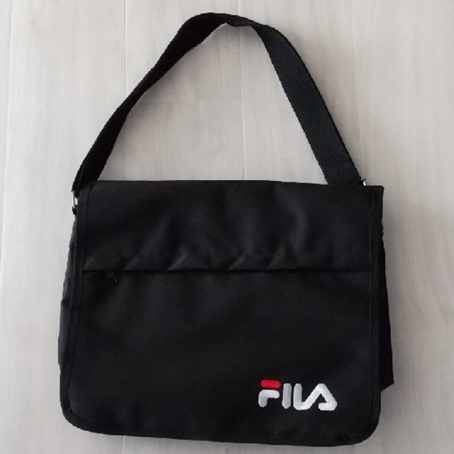 FILA(フィラ)の値下げしました‼️新品FILAメッセンジャーバッグ メンズのバッグ(メッセンジャーバッグ)の商品写真