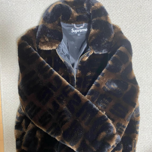 supreme fuax fur jacketジャケット/アウター