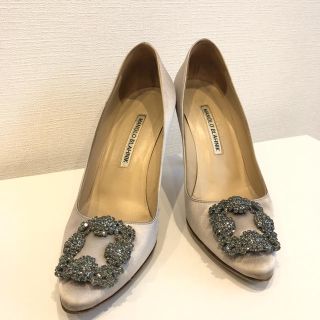 マノロブラニク(MANOLO BLAHNIK)のマノロブラニク　ハンギシ　サテン　グレー　37(ハイヒール/パンプス)