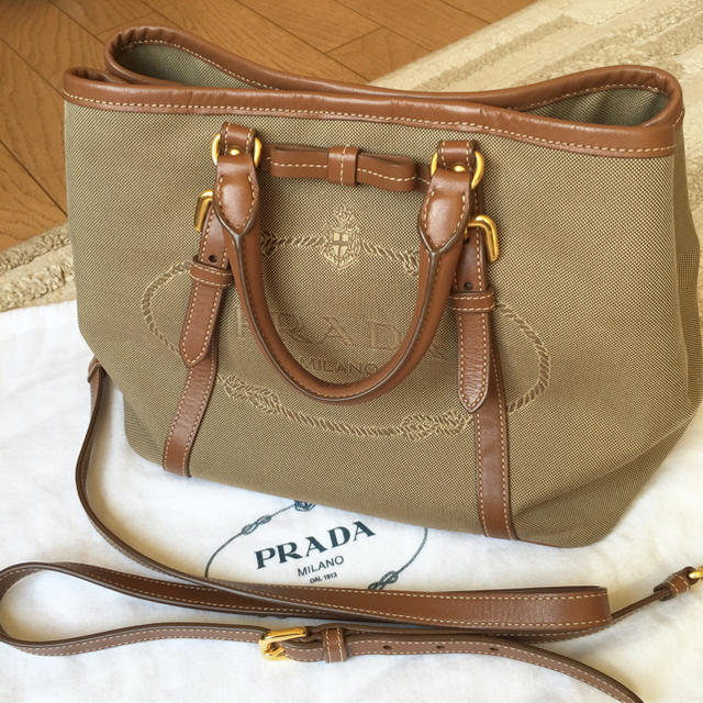 PRADA(プラダ)のみつ様専用☆キャンバスリボンバッグ レディースのバッグ(ハンドバッグ)の商品写真
