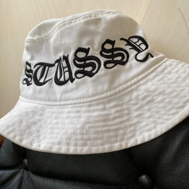 STUSSY(ステューシー)のstussy バケットハット　beni レディースの帽子(ハット)の商品写真