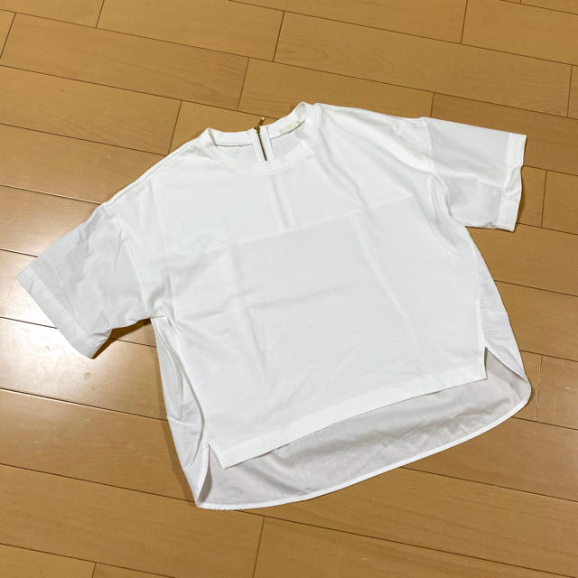 GU(ジーユー)のちか様専用　GU レディースTシャツ トップス　新品 レディースのトップス(Tシャツ(半袖/袖なし))の商品写真
