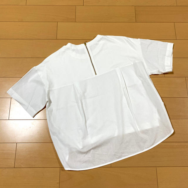 GU(ジーユー)のちか様専用　GU レディースTシャツ トップス　新品 レディースのトップス(Tシャツ(半袖/袖なし))の商品写真