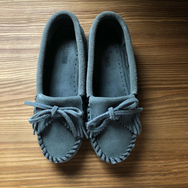 Minnetonka(ミネトンカ)の【MINNETONKA】モカシン/STORM BLUE/サイズ6 レディースの靴/シューズ(スリッポン/モカシン)の商品写真