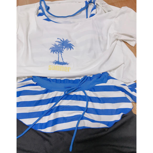 pixyparty新品水着4点セット(ブルー) レディースの水着/浴衣(水着)の商品写真