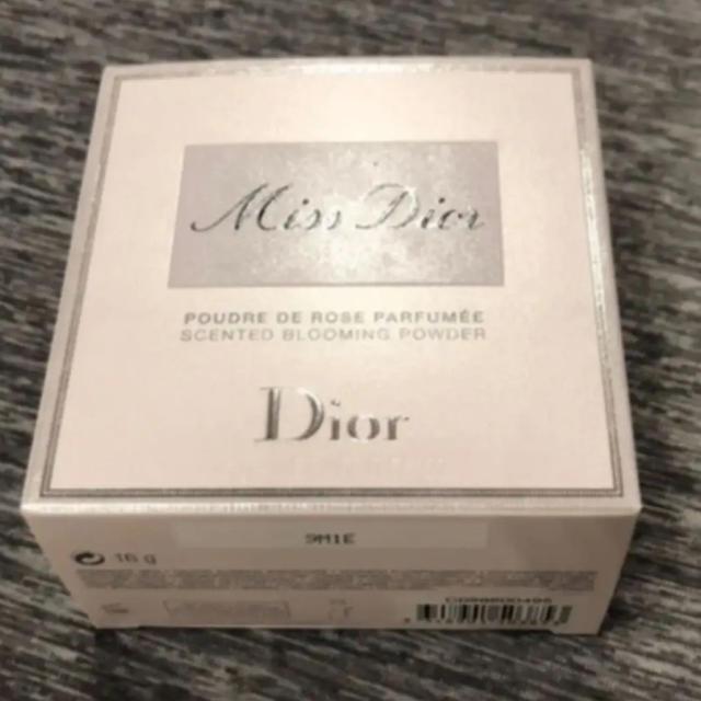 Christian Dior(クリスチャンディオール)のミス ディオール ブルーミング ボディ パウダー　Dior 限定 コスメ/美容のボディケア(ボディパウダー)の商品写真