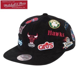 ミッチェルアンドネス(MITCHELL & NESS)のCHUCK34vsWEBB様専用 ミッチェル&ネス NBA キャップ 黒E+白E(キャップ)