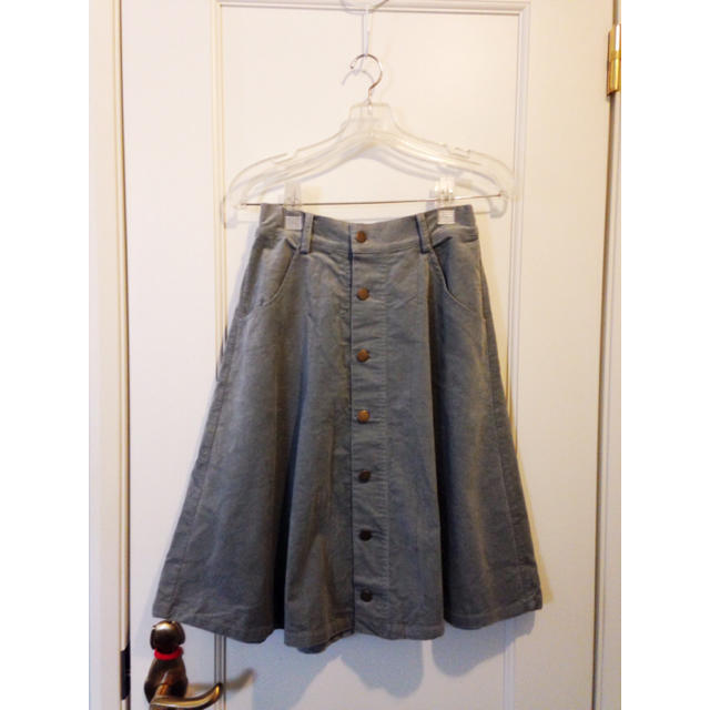 Crisp(クリスプ)のcrisp 前ボタンスカート レディースのスカート(ひざ丈スカート)の商品写真