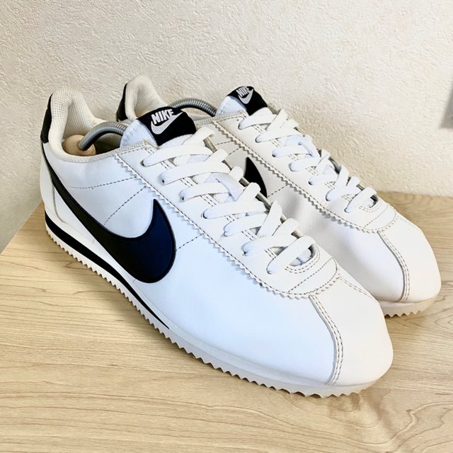 NIKE WMNS CLASSIC CORTEZ LEATHERBLACKWHITEサイズ