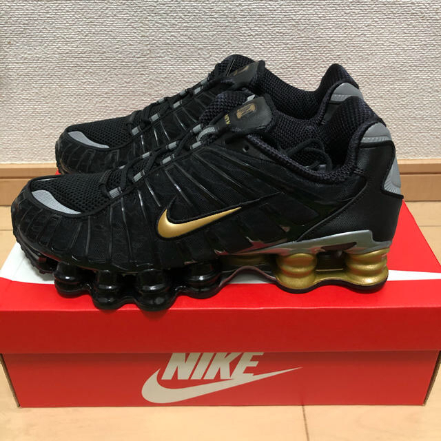 NIKE(ナイキ)のNEYMAR JR×NIKE SHOX TL BLACK / GOLD 27.0 メンズの靴/シューズ(スニーカー)の商品写真