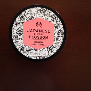 ザボディショップ(THE BODY SHOP)のブロッサムボディクリーム♡(ボディクリーム)