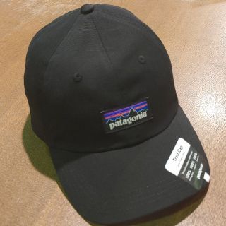 パタゴニア(patagonia)のpatagonia パタゴニア 大人気 定番 P-6 Logo Cap ブラック(キャップ)