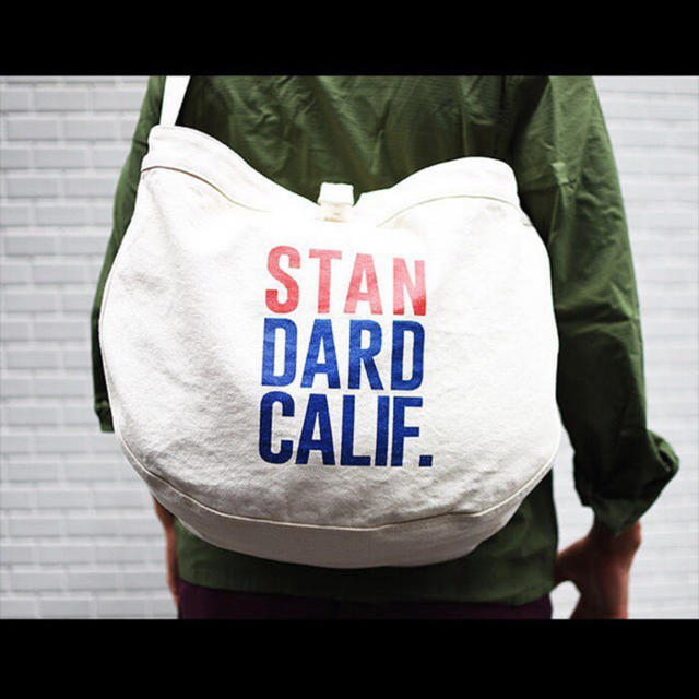 最終値下】ニュースペーパーバッグ STANDARD CALIFORNIA の通販 by きつねショップ|ラクマ 最終値下】ニュースペーパーバッグ STANDARD CALIFORNIA の通販 by きつねショップ|ラクマ