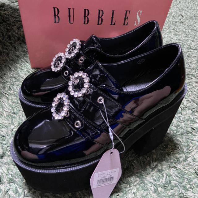 Bubbles - BUBBLES ダブルバックル厚底シューズ 38 新品タグ付きの通販 ...