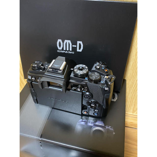 OLYMPUS(オリンパス)のオリンパス　OM-D E-M1 markⅢ スマホ/家電/カメラのカメラ(ミラーレス一眼)の商品写真