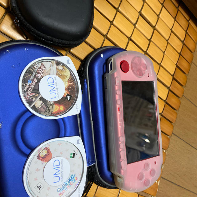 PSPソフト5本セット　PSP 3000 レッド　赤　本体　美品