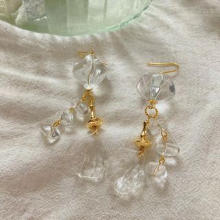 アイアムアイ(I am I)の【ハンドメイド】Clear Flower ピアス(ピアス)