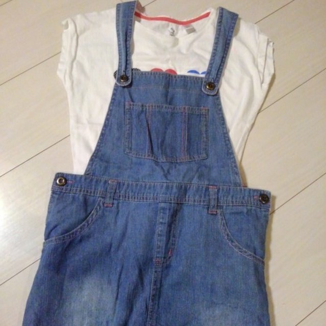 女の子　130センチ　デニムサロペット　Tシャツ キッズ/ベビー/マタニティのキッズ服女の子用(90cm~)(ワンピース)の商品写真