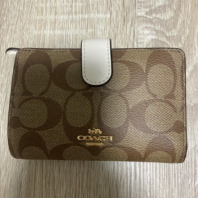 COACH(コーチ)のCOACH  二つ折り財布 レディースのファッション小物(財布)の商品写真